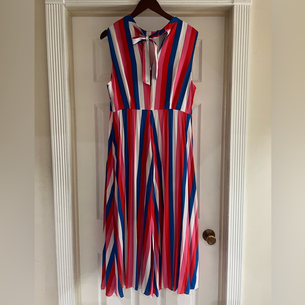Boden Jocelyn Pleated Midi Dress - Picture 9 of 13